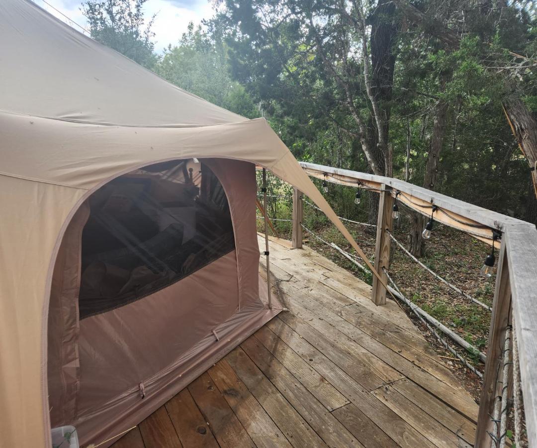 Отель Al'S Hideaway Glamping Tents Pipe Creek Экстерьер фото