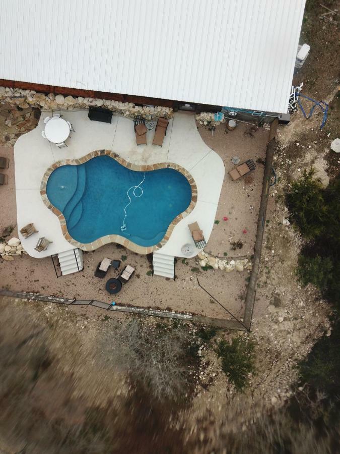 Отель Al'S Hideaway Glamping Tents Pipe Creek Экстерьер фото